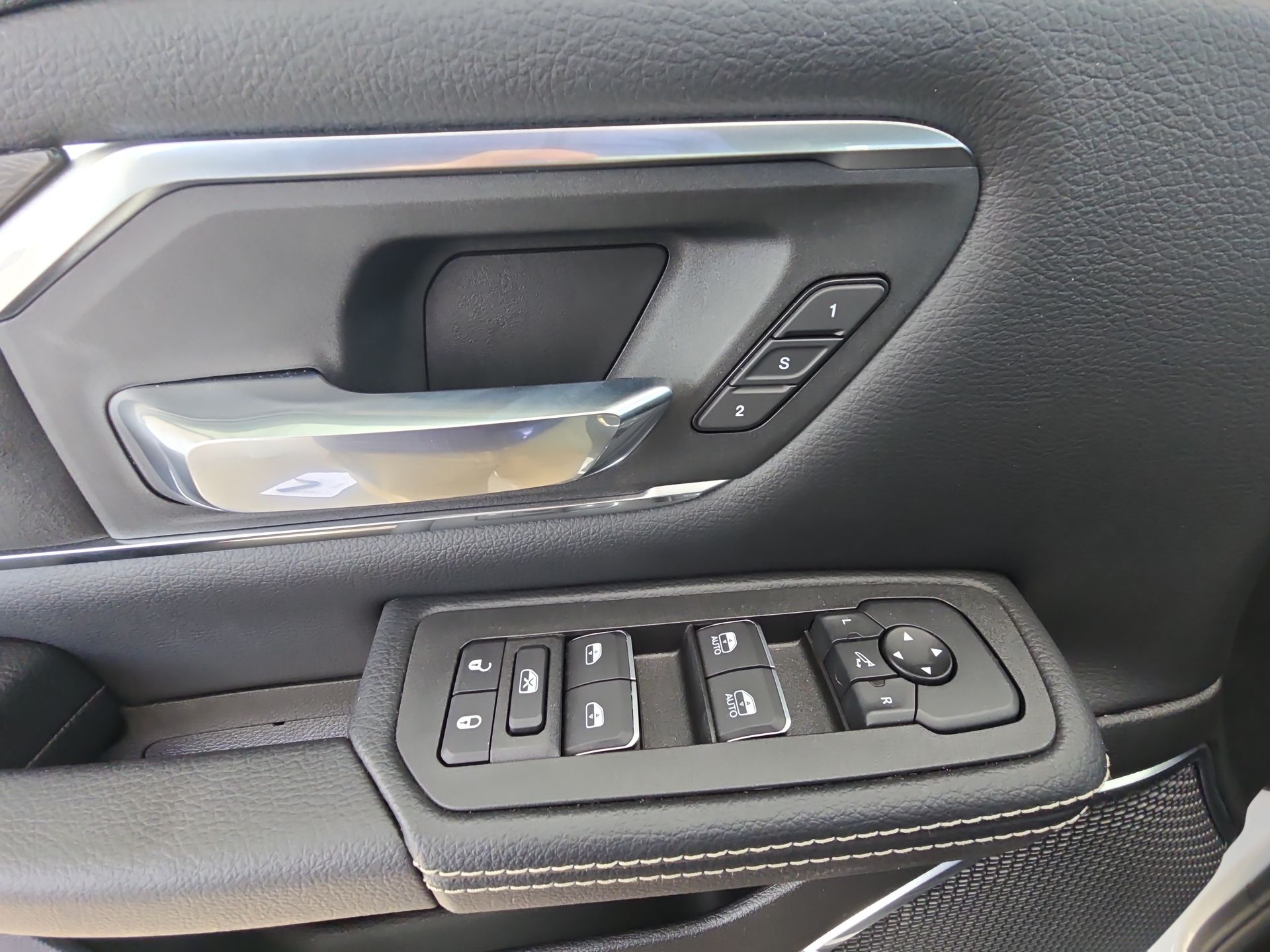 2025 RAM 1500 Laramie Crew Cab 4x4 5'7" Box