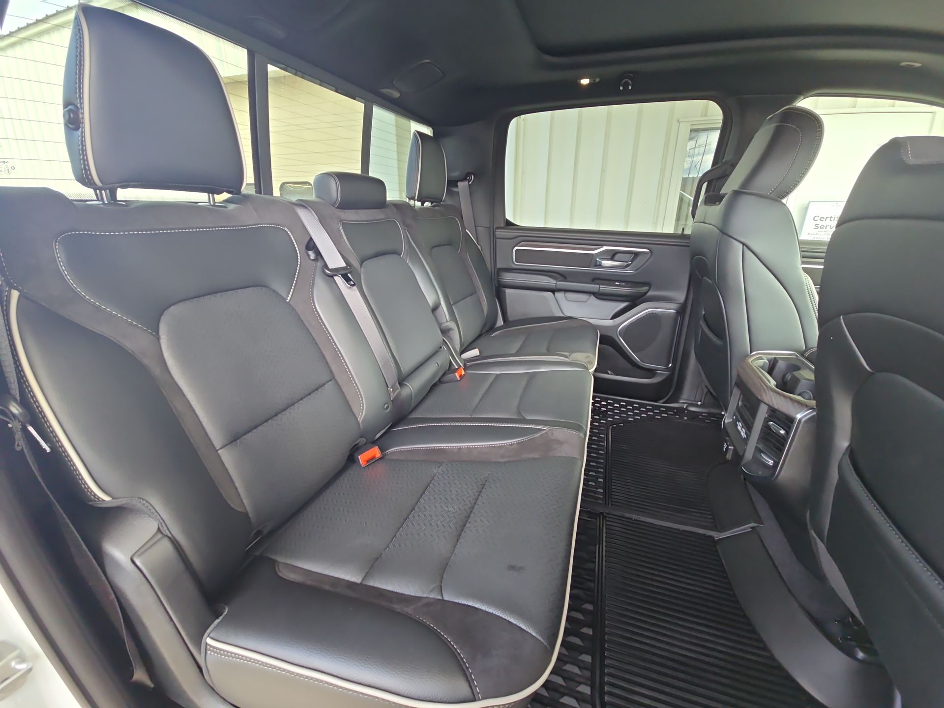 2025 RAM 1500 Laramie Crew Cab 4x4 5'7" Box