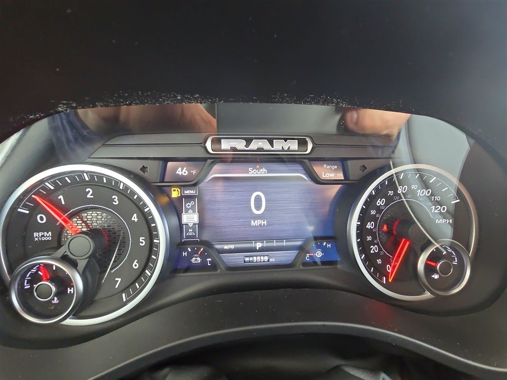 2025 RAM 1500 Laramie Crew Cab 4x4 5'7" Box
