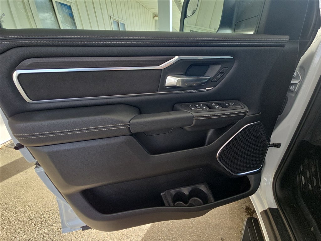 2025 RAM 1500 Laramie Crew Cab 4x4 5'7" Box