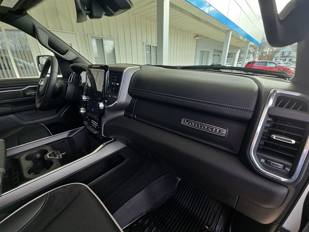 2025 RAM 1500 Laramie Crew Cab 4x4 5'7" Box