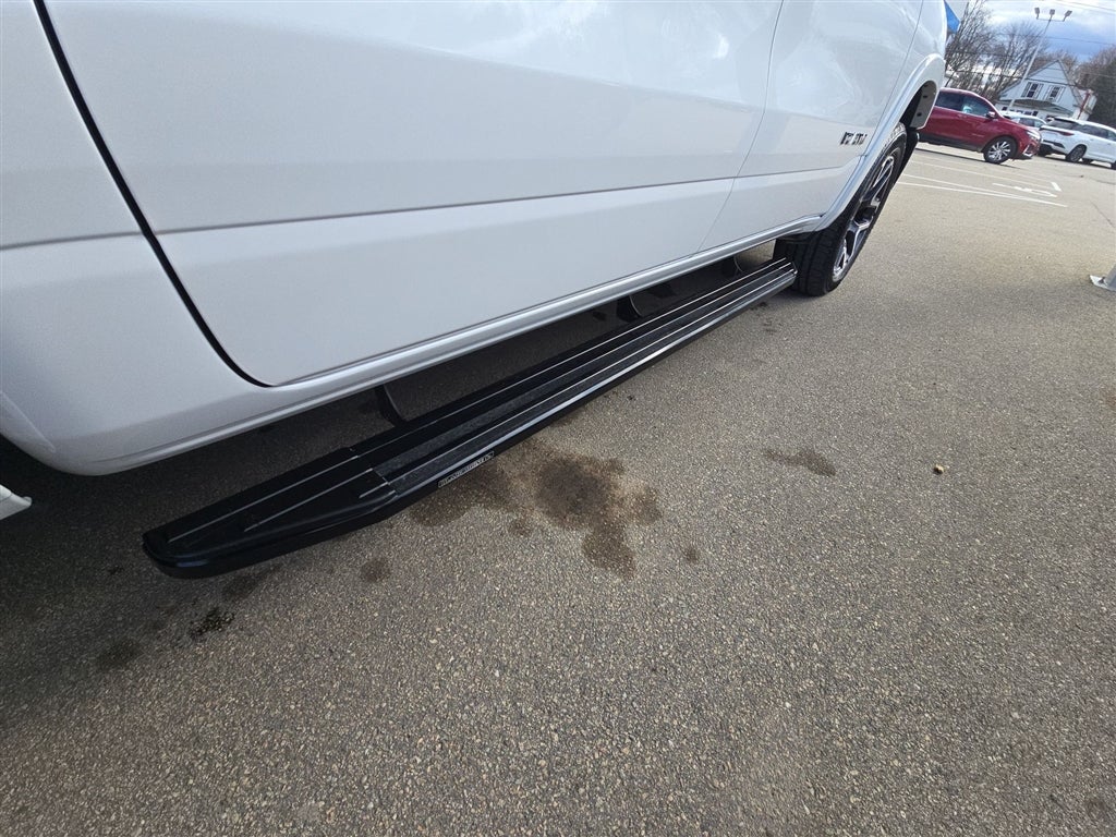 2025 RAM 1500 Laramie Crew Cab 4x4 5'7" Box