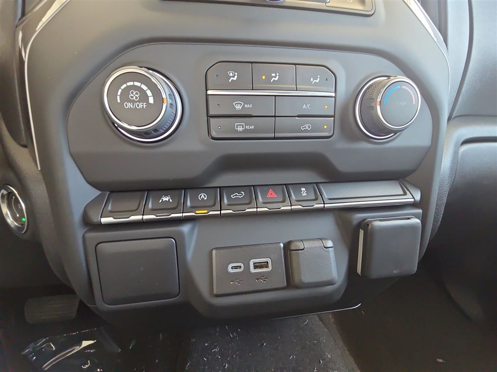 2025 Chevrolet Silverado 1500 Custom