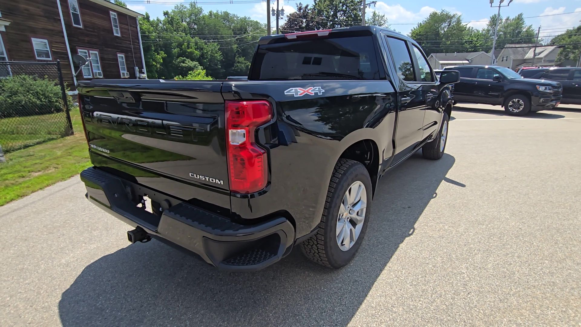 2025 Chevrolet Silverado 1500 Custom