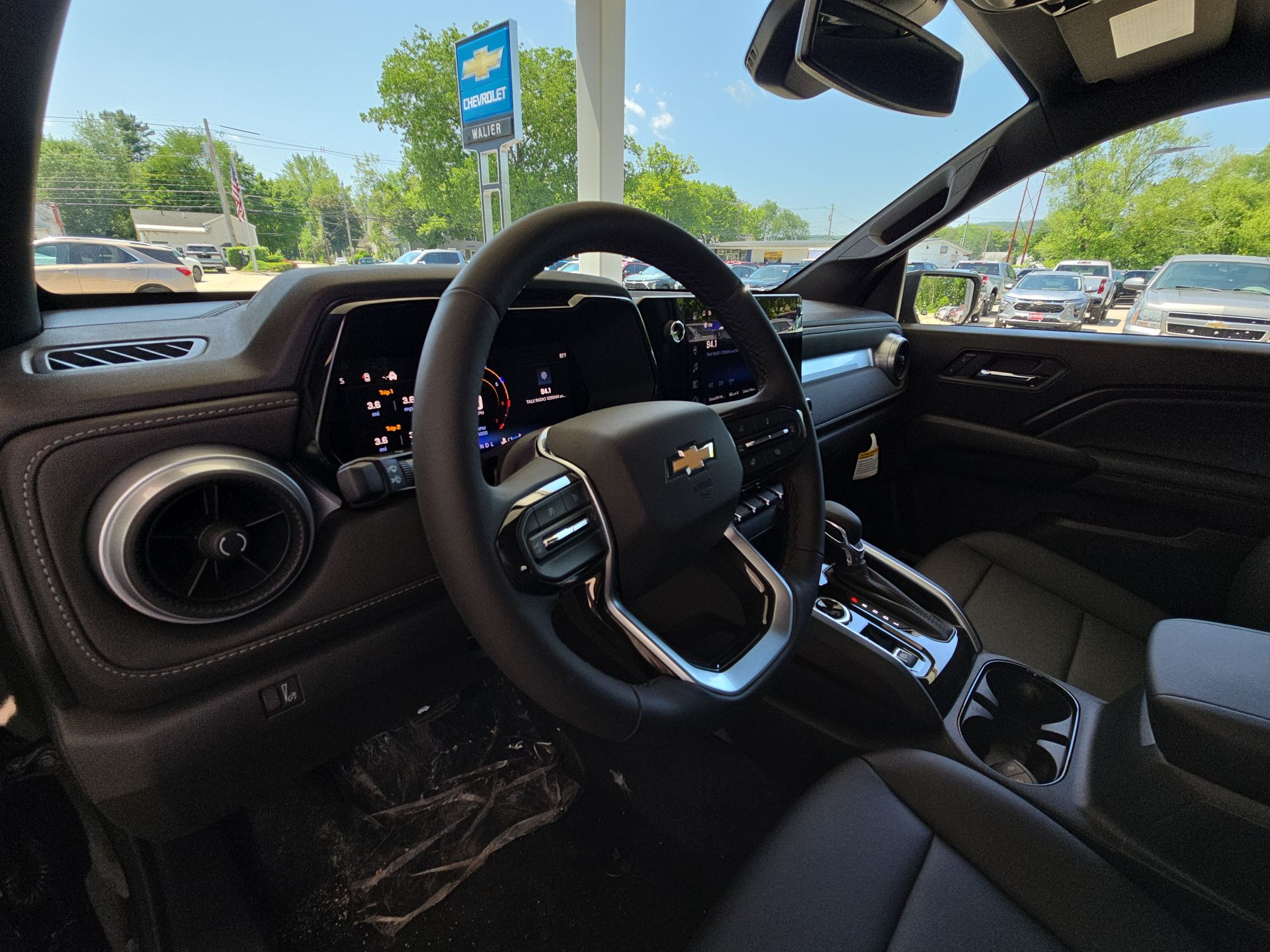 2025 Chevrolet Colorado WT/LT