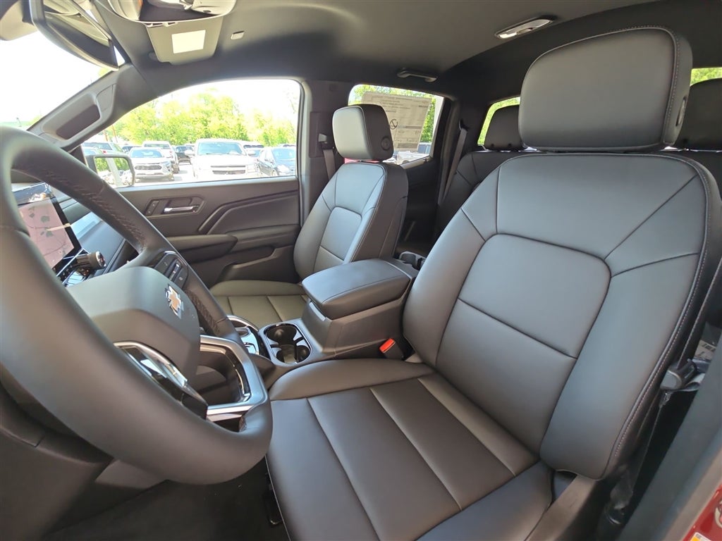 2025 Chevrolet Colorado WT/LT