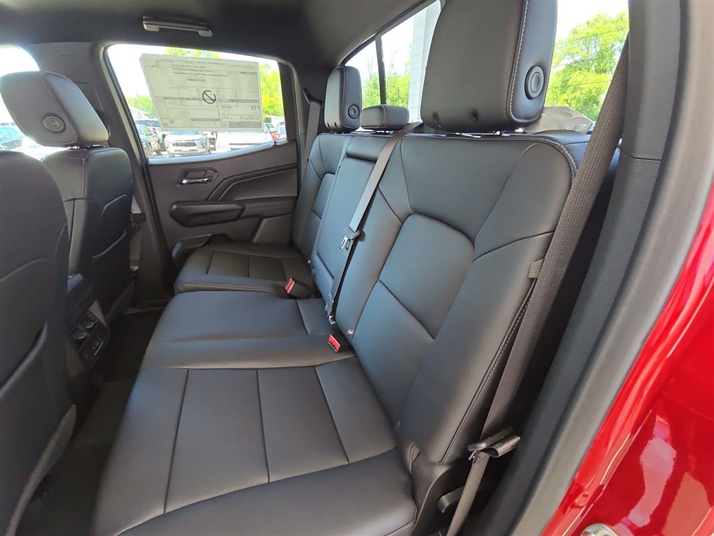 2025 Chevrolet Colorado WT/LT