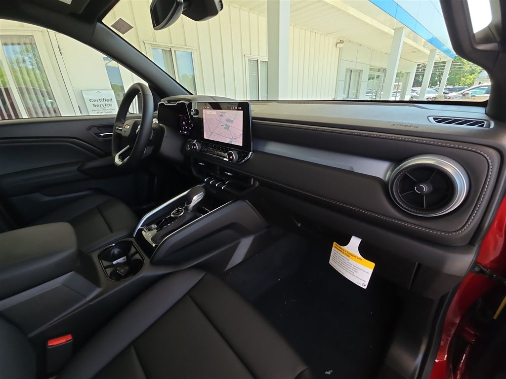 2025 Chevrolet Colorado WT/LT