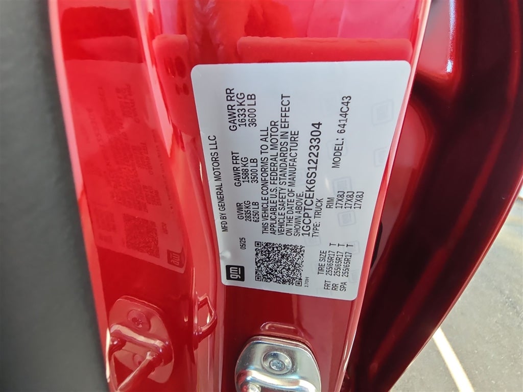 2025 Chevrolet Colorado WT/LT