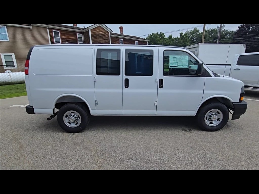 2026 Chevrolet Express Cargo WT