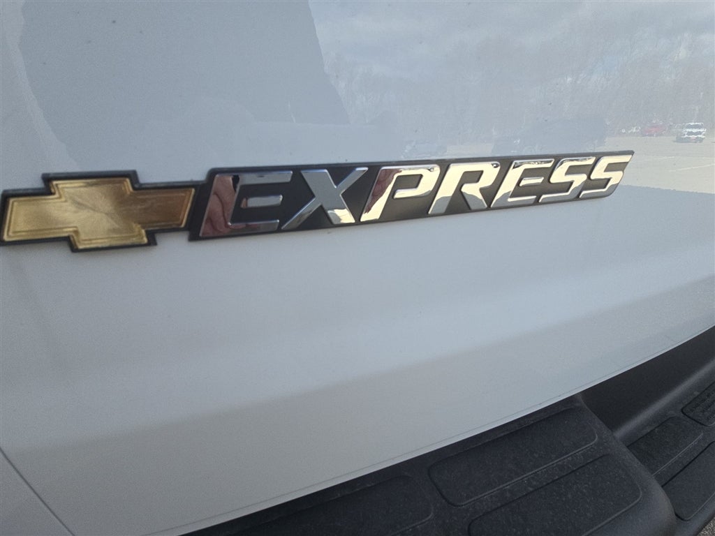 2026 Chevrolet Express Cargo WT