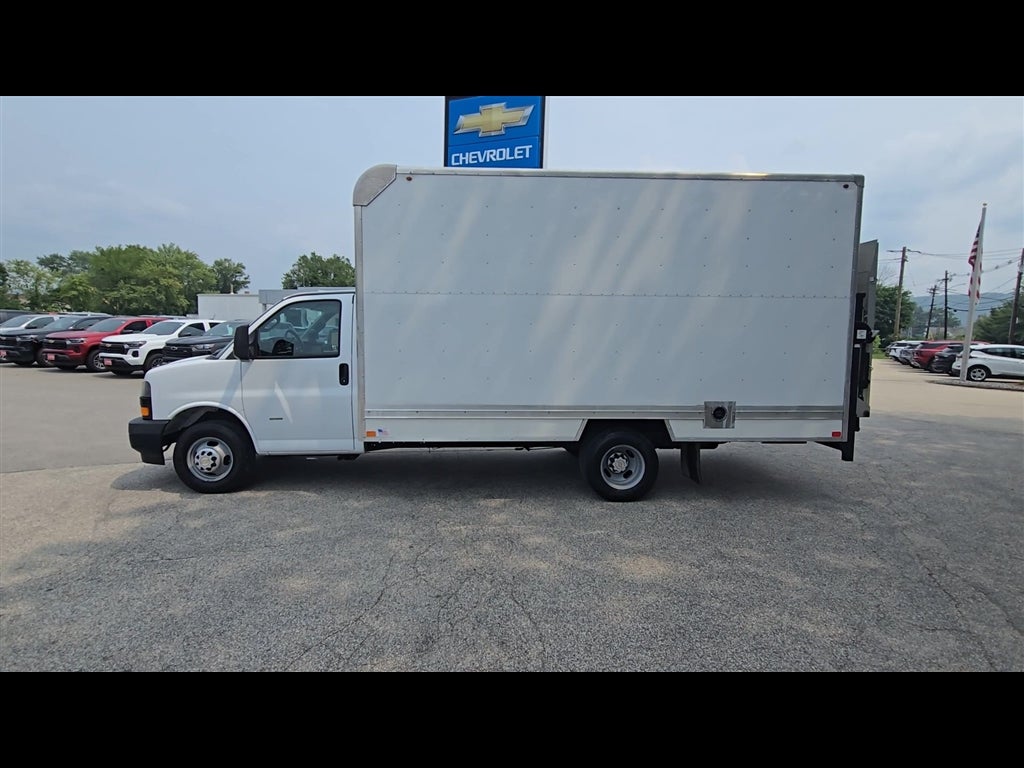 2018 Chevrolet Express Cutaway 3500 Work Van