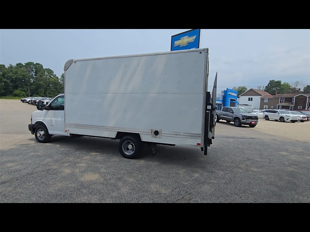 2018 Chevrolet Express Cutaway 3500 Work Van