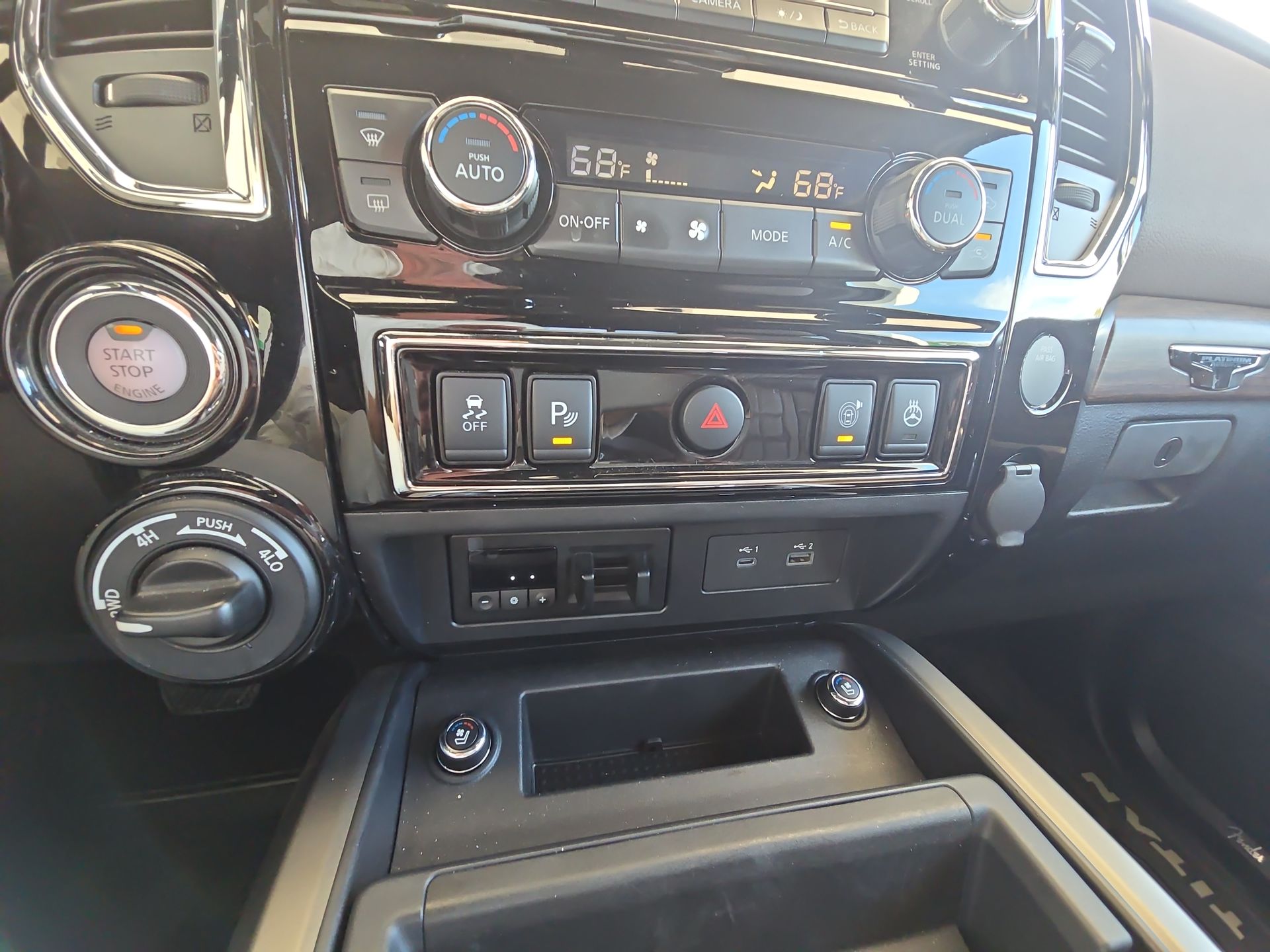 2021 Nissan TITAN Crew Cab Platinum Reserve 4x4