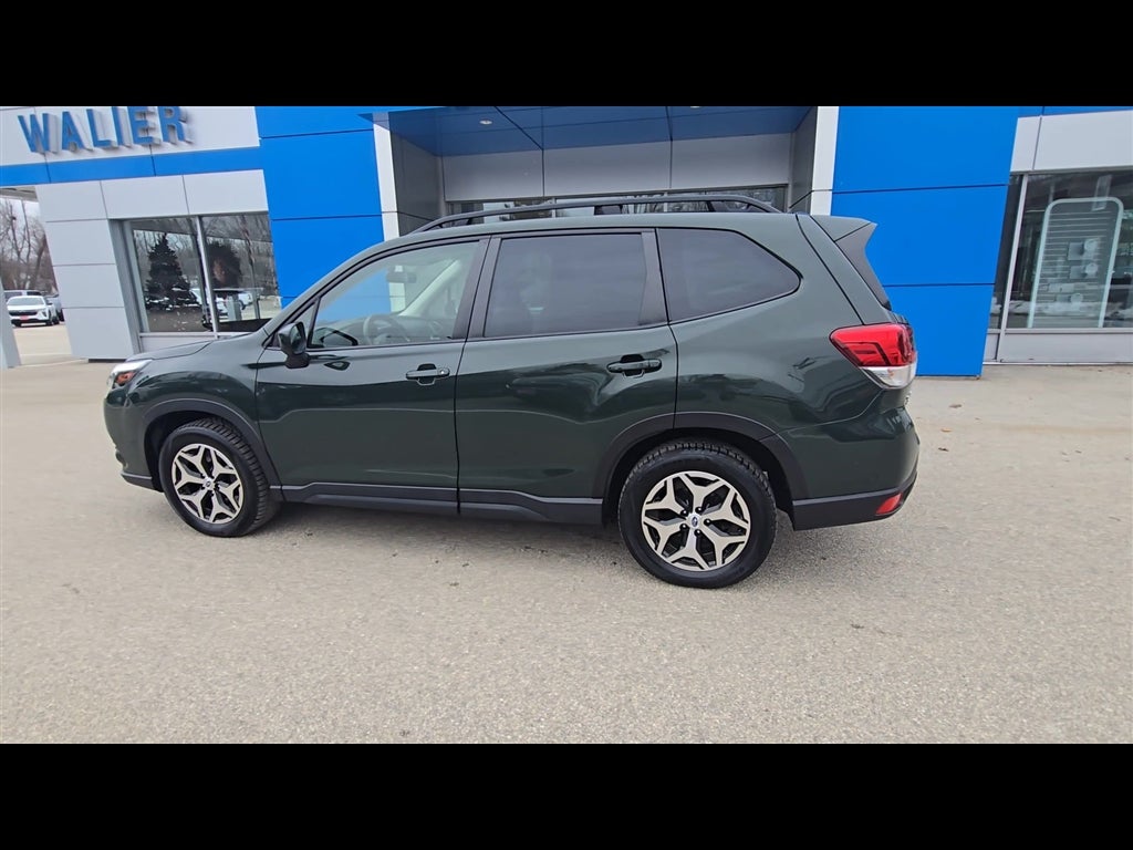 2023 Subaru Forester Premium