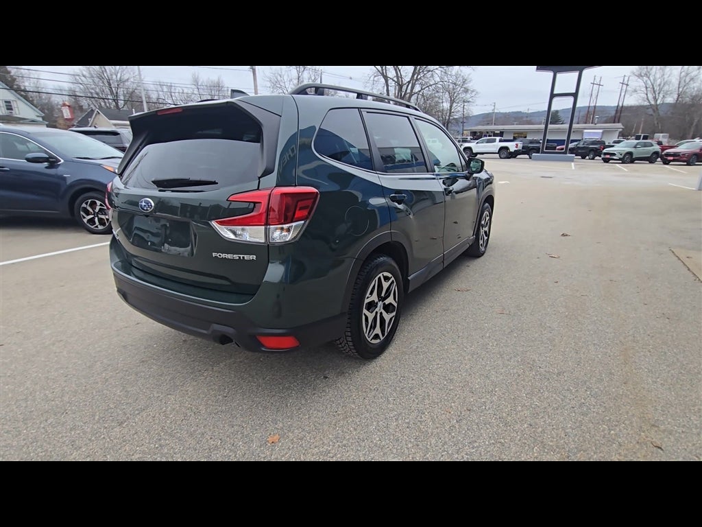 2023 Subaru Forester Premium